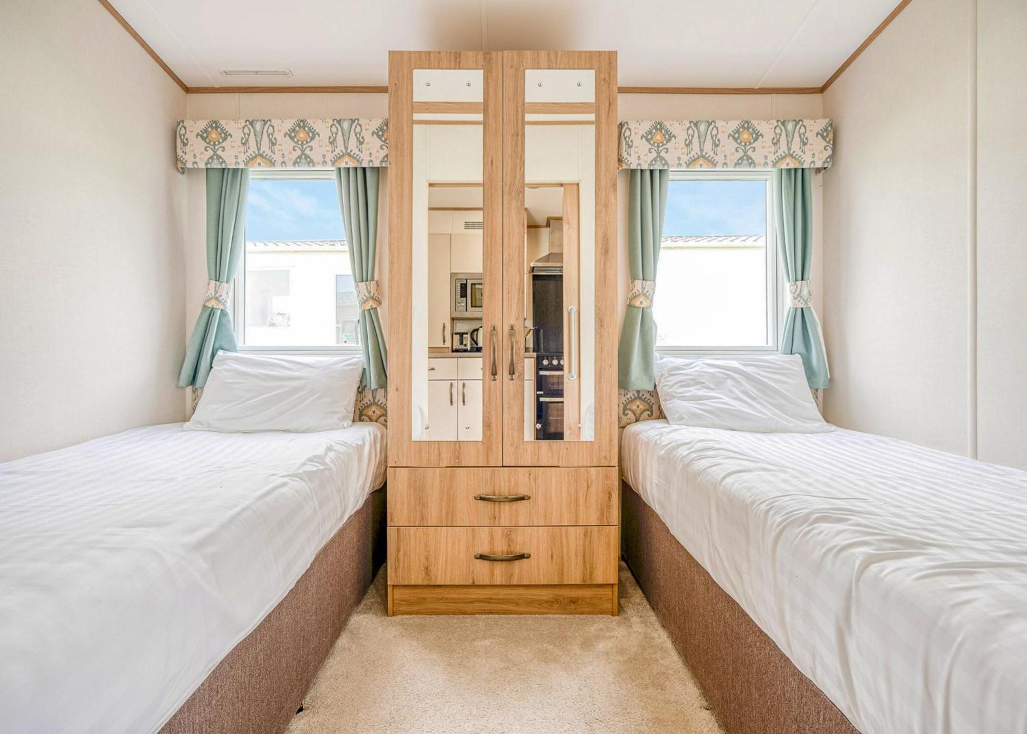 Meadow Lakes Holiday Park St Austell Extérieur photo