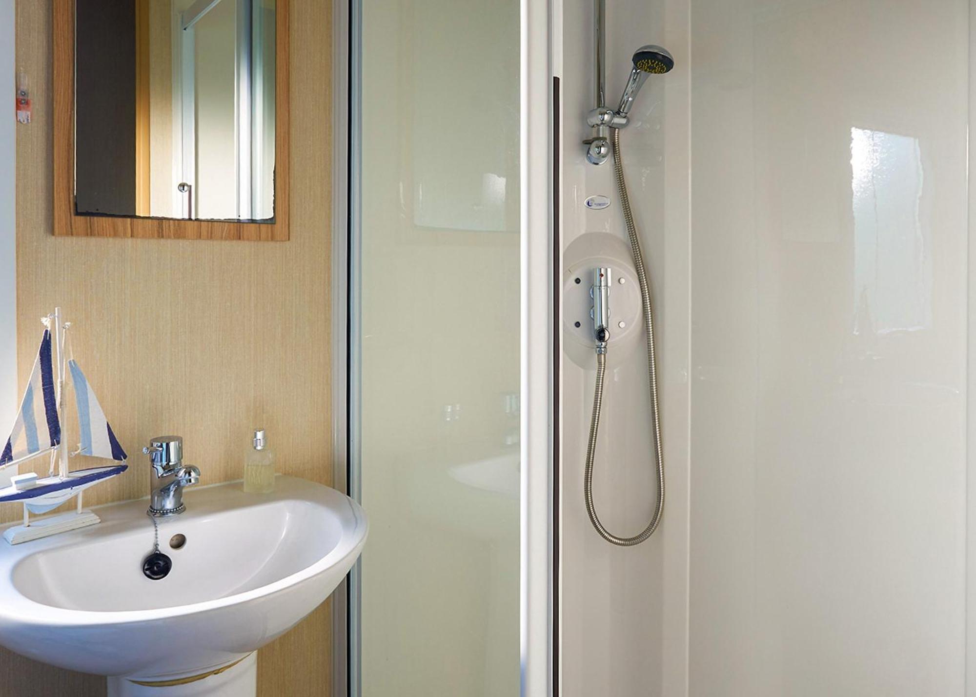 Meadow Lakes Holiday Park St Austell Chambre photo