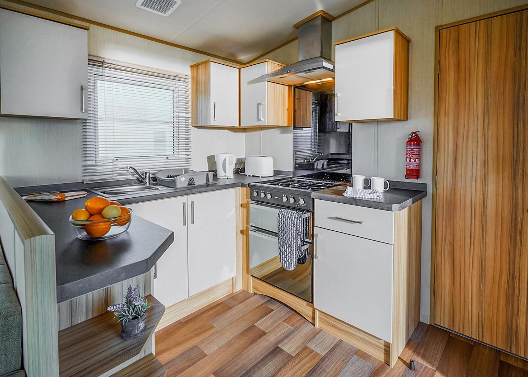 Meadow Lakes Holiday Park St Austell Chambre photo
