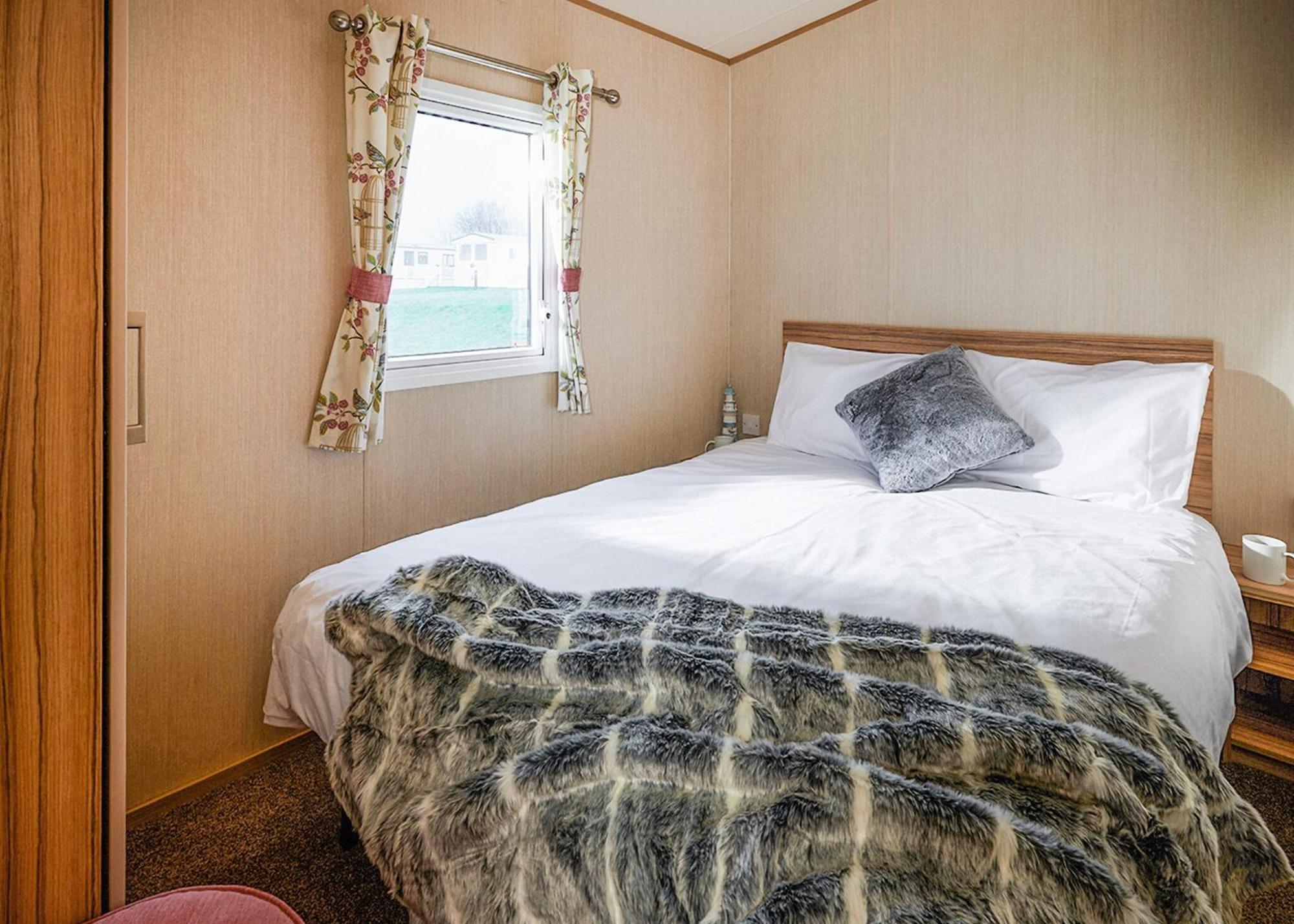 Meadow Lakes Holiday Park St Austell Chambre photo