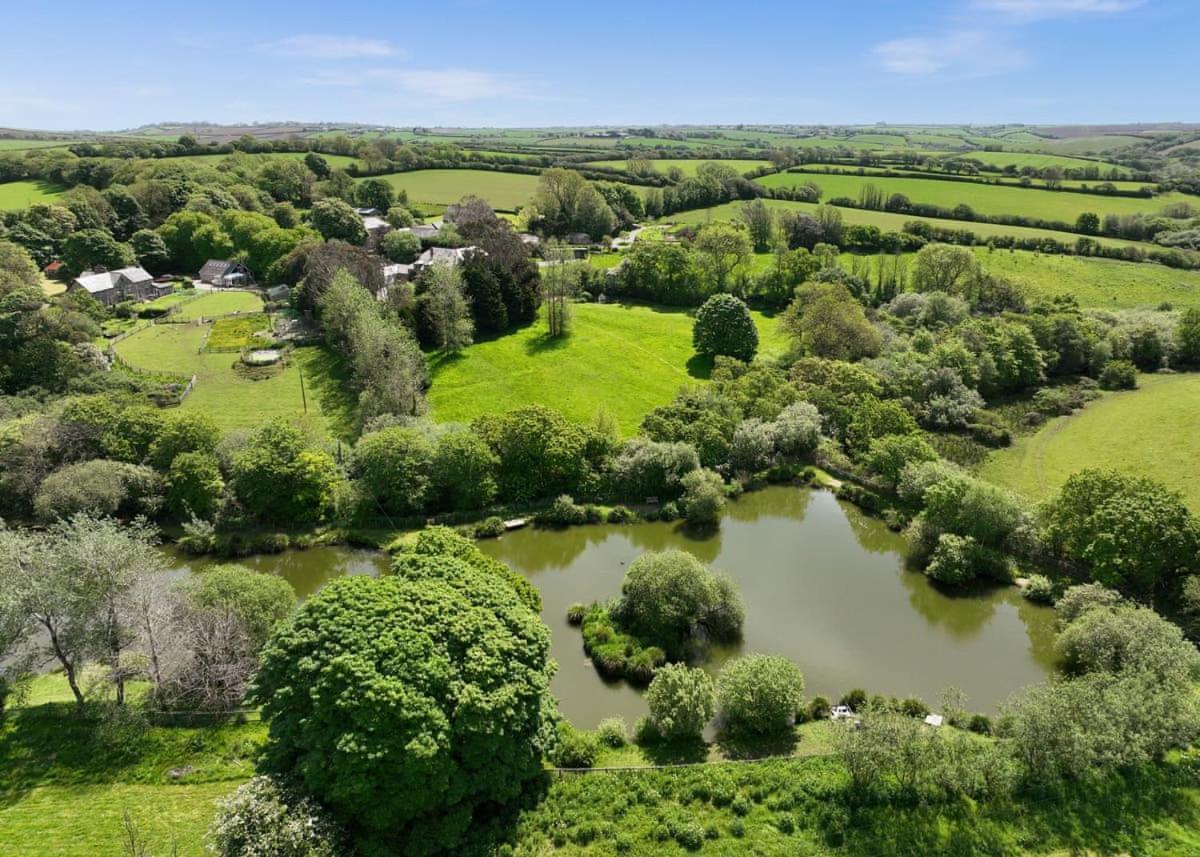Meadow Lakes Holiday Park St Austell Extérieur photo